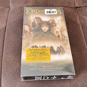 Vintage The Lord of the Rings: The Fellowship of the Ring VHS Tape